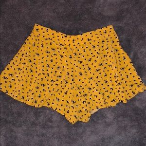 🏷 High-Waisted Flower Print Shorts